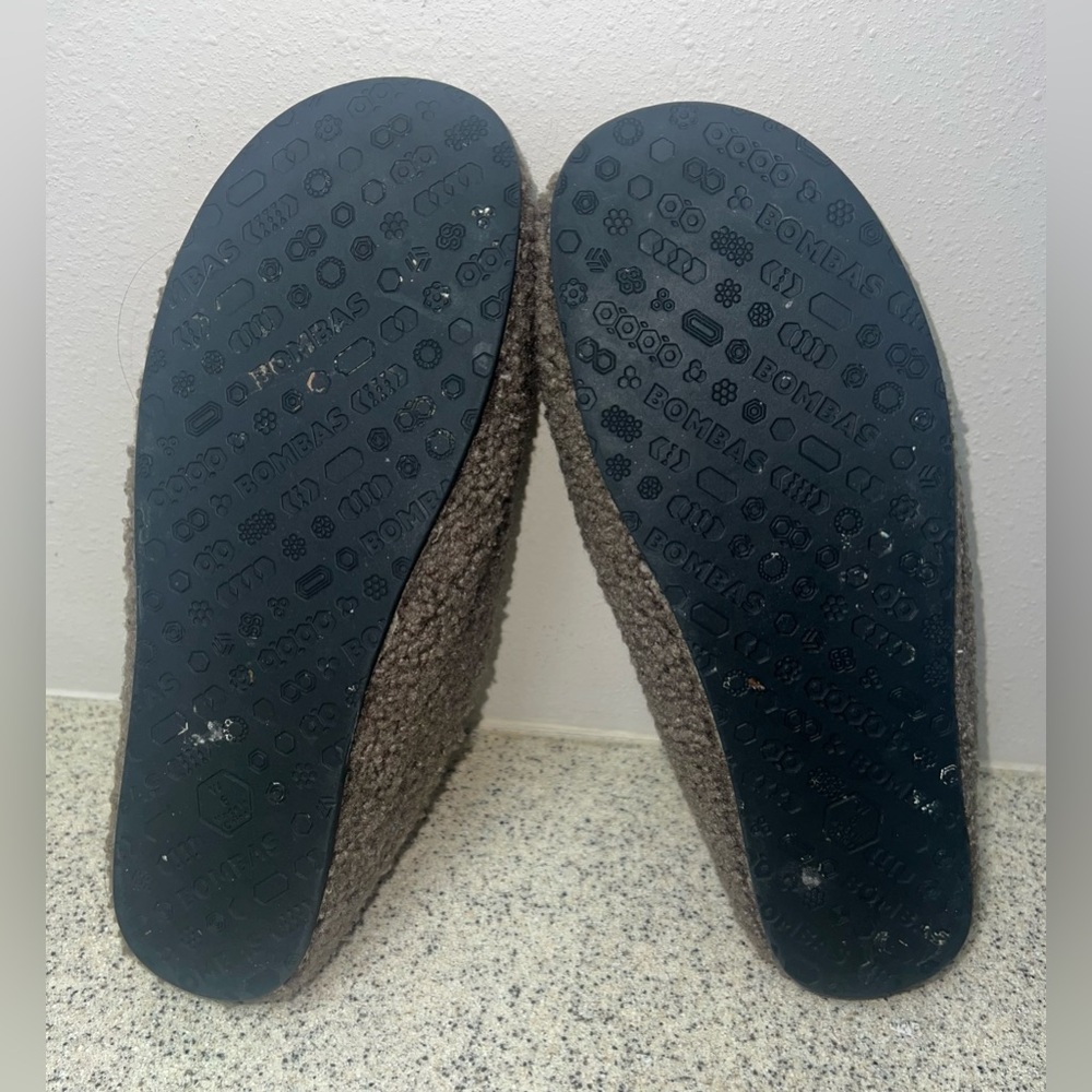 Bombas Dark Brown Sherpa Slippers - Picture 4 of 4